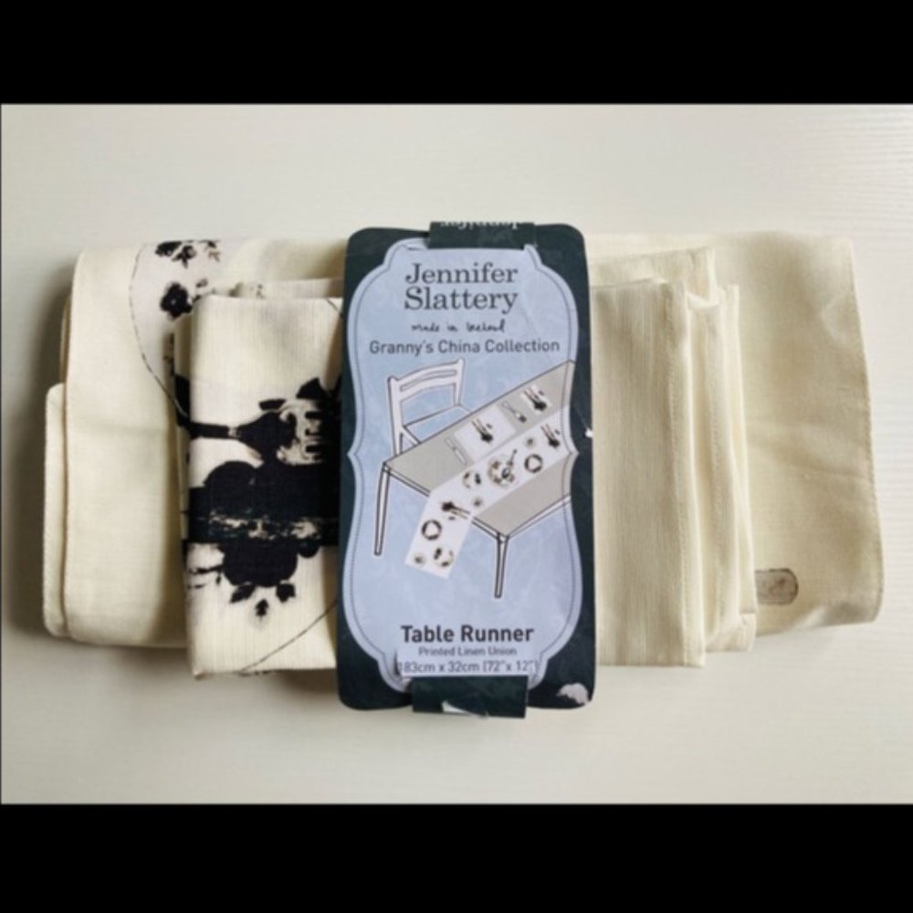 Table Runner + 4 napkins/table sets